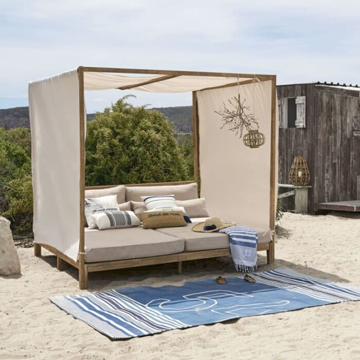 Maupiti - Lit à baldaquin d'extérieur en bois d'acacia et résine tressée avec toile taupe clair – Image 5